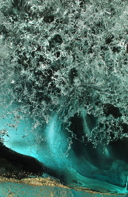 Подо льдом Подо льдом