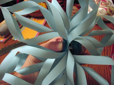 Как сделать 3d снежинку из бумаги Как сделать 3d снежинку из бумаги