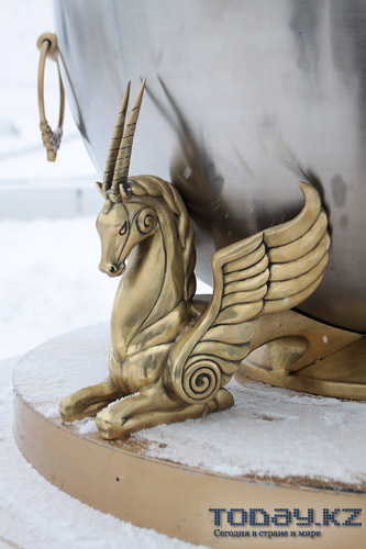 По улицам огонь носили По улицам огонь носили